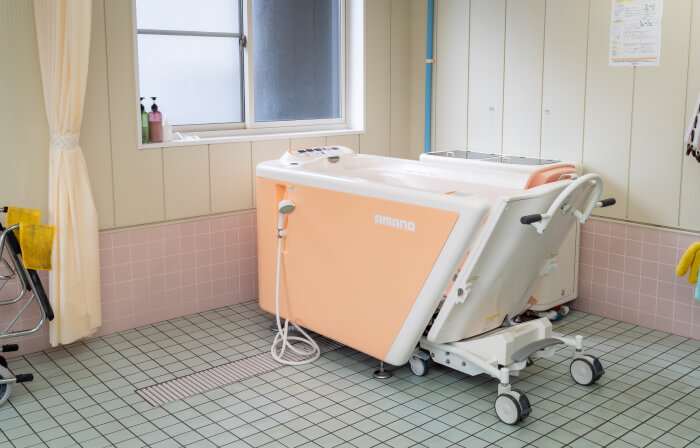 広々として清潔感のある浴室